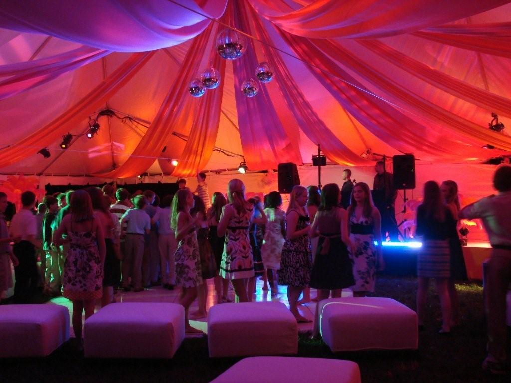 Read more about the article 4 Reasons to Hold Prom Under a Tent
