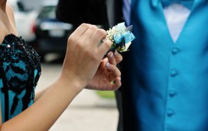 Read more about the article Prom Trends 2018: Velvet is Back in a Big Way