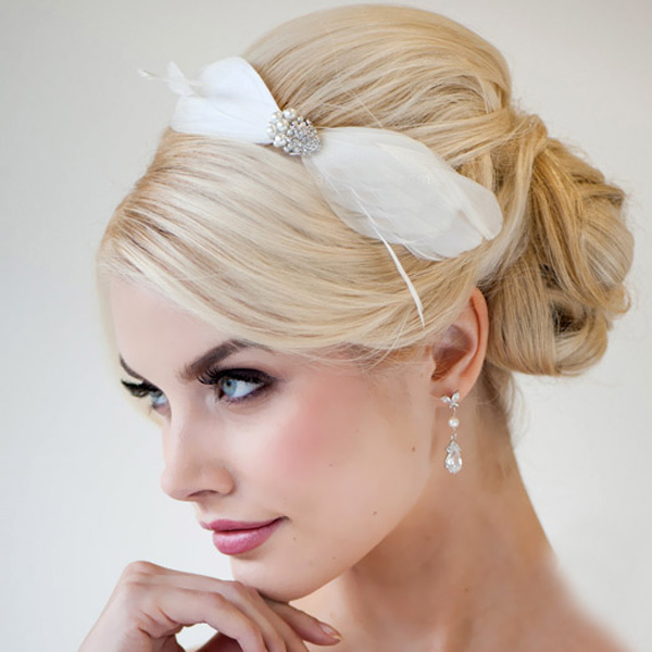 Read more about the article Shine as the beautiful bride you are by creating the best hairstyle: