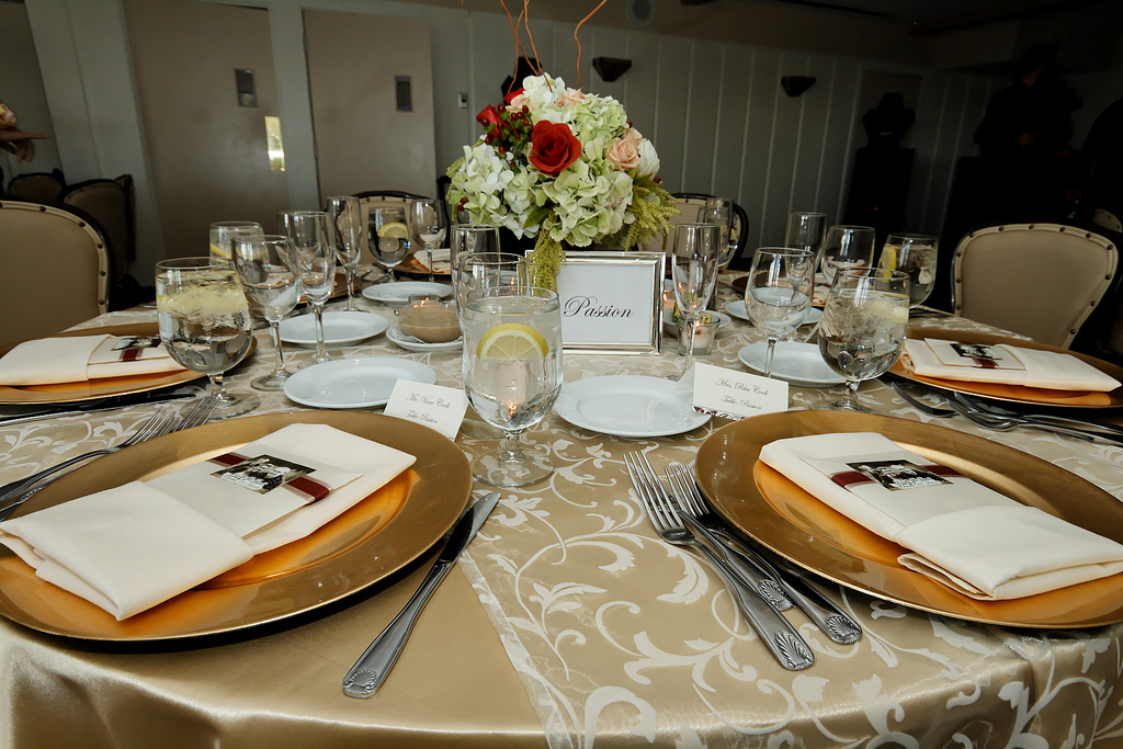 Read more about the article Table runners will bring elegance to your décor, here are some great options to make your wedding stand out!